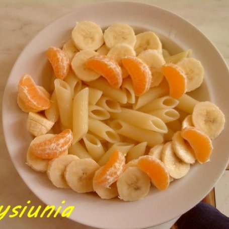 Krok 3 - Penne z czekoladą i owocami foto