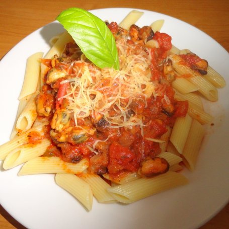 Krok 5 - Penne z mulami w sosie pomidorowym foto