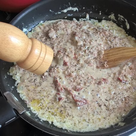 Krok 5 - Penne z tuńczykiem i suszonymi pomidorami foto