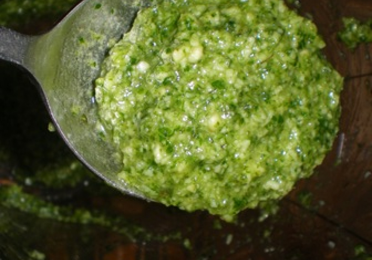 Pesto bazyliowo-pietruszkowe foto