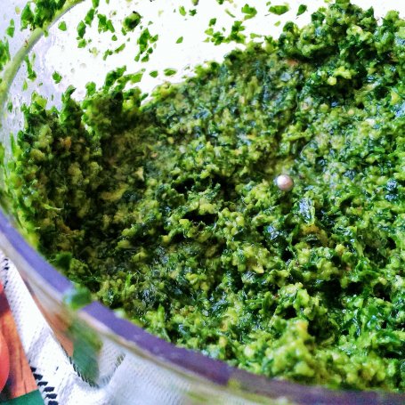 Krok 5 - Pesto w stylu polskim z suszoną cebulką foto