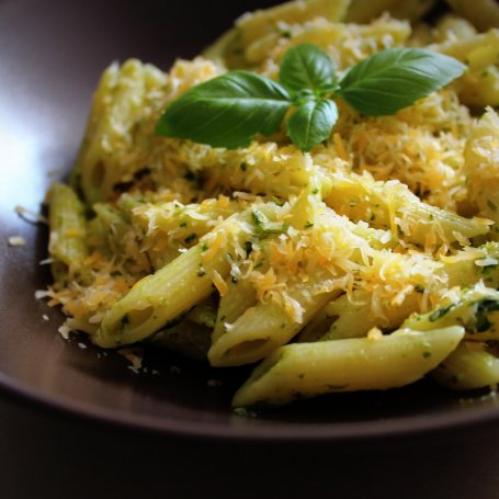 Krok 4 - Pesto z bazylii z penne foto