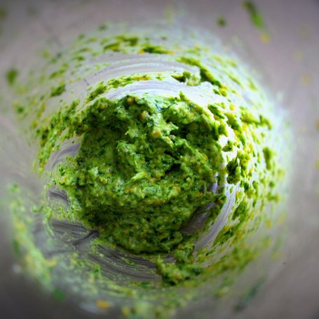 Krok 2 - Pesto z bazylii z penne foto