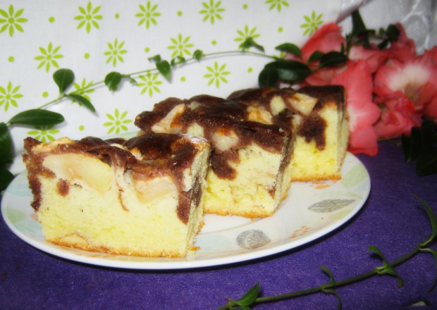 Fotografia przedstawiająca Piaskowe ciasto z jabłkami