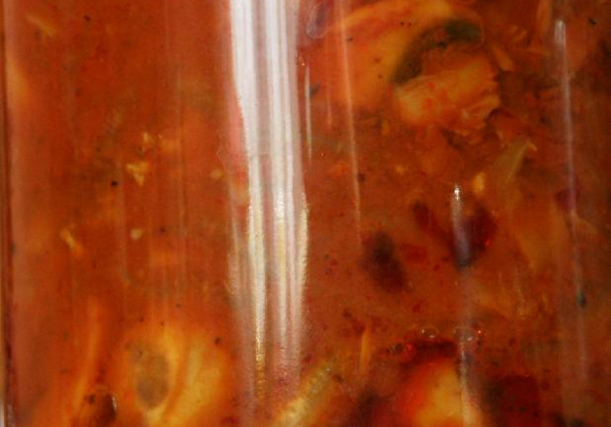 Pieczarki w sosie pomidorowo-czosnkowym - do słoików foto