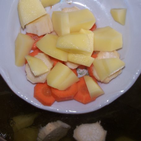 Krok 2 - Pieczarki z cukinią, czyli nawet smaczne połączenie w zupie krem :) foto