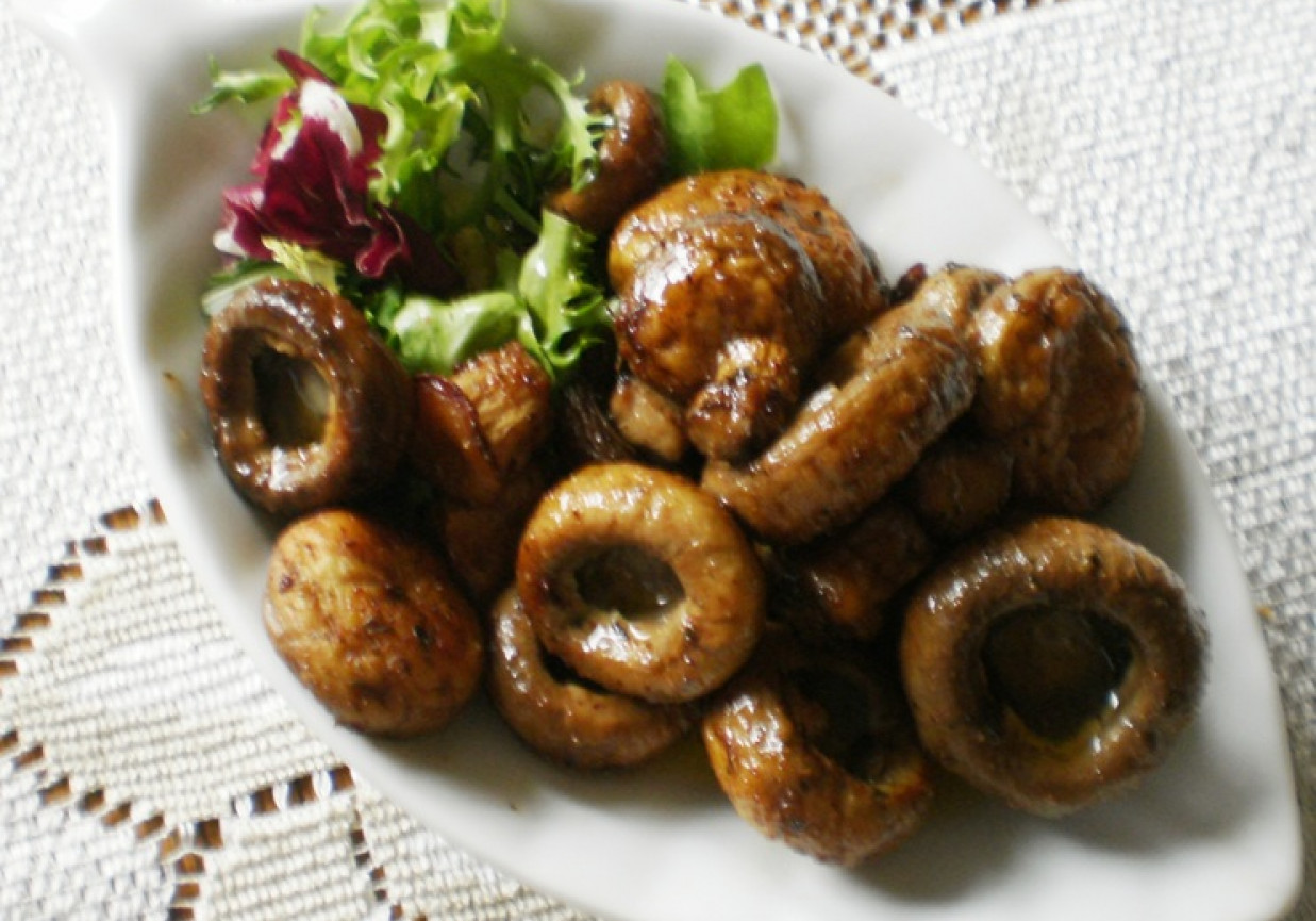 Pieczarki z czubricą : foto