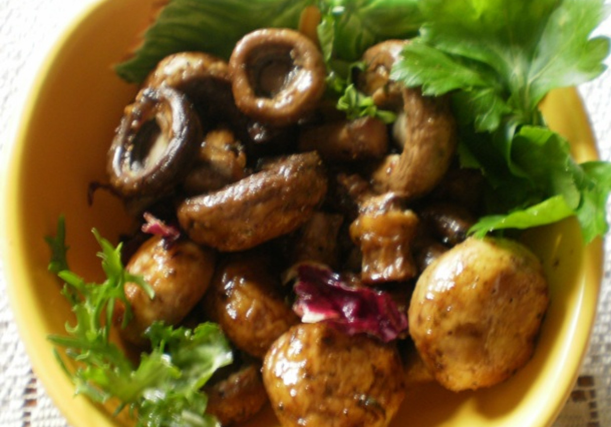 Pieczarki z czubricą : foto