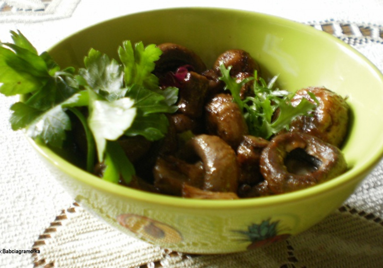 Pieczarki z czubricą : foto