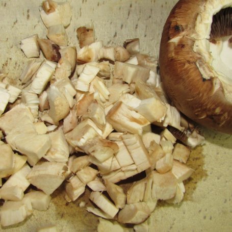 Krok 3 - PIECZARKI Z SEROWO-ZIEMNIACZANYM FARSZEM foto