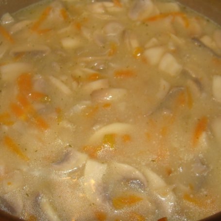 Krok 2 - Pieczarkowa zupa na mleku z kaszą gryczaną foto