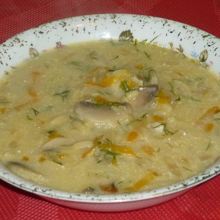 Krok 5 - Pieczarkowa zupa z koperkiem foto
