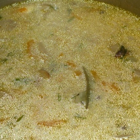 Krok 4 - Pieczarkowa zupa z koperkiem foto