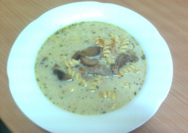 Fotografia przedstawiająca pieczarkowa zupa