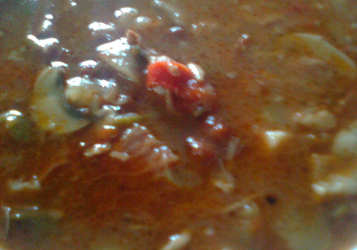 Pieczarkowo-paprykowa zupa gulaszowa foto