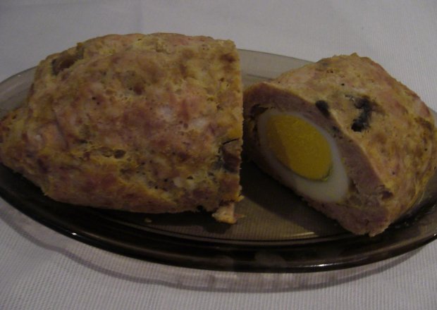 Fotografia przedstawiająca Pieczeń rzymska z jajkiem