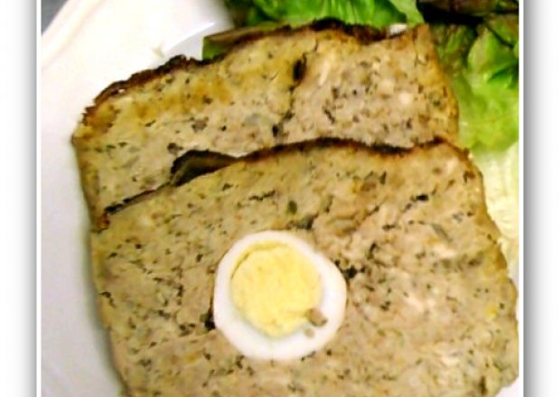 Fotografia przedstawiająca Pieczeń rzymska z jajkiem.