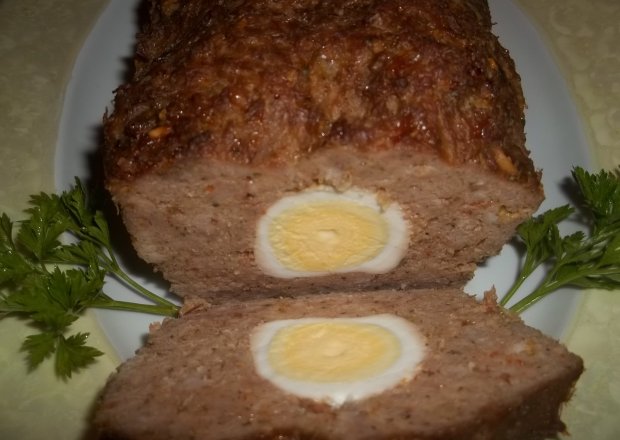 Fotografia przedstawiająca Pieczeń z jajkiem
