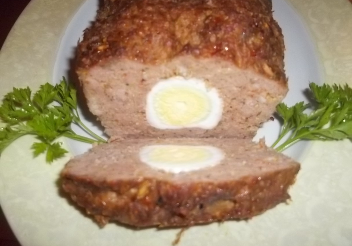 Pieczeń z jajkiem  foto