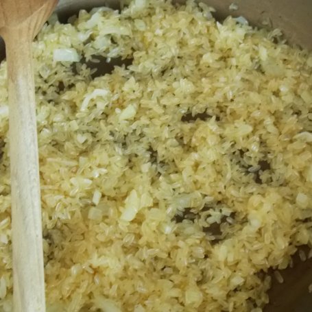 Krok 3 - Pieczona cebula z kaszą gryczaną w śliwkowym chutney foto