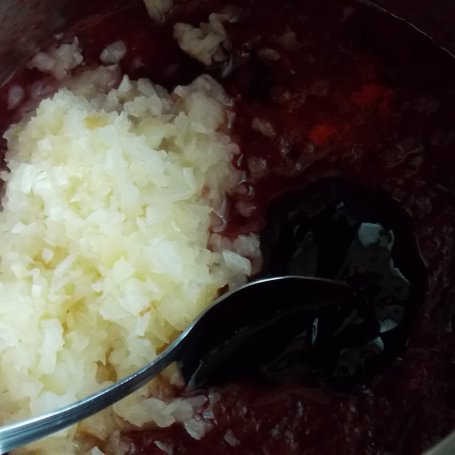 Krok 4 - Pieczona cebula z kaszą gryczaną w śliwkowym chutney foto