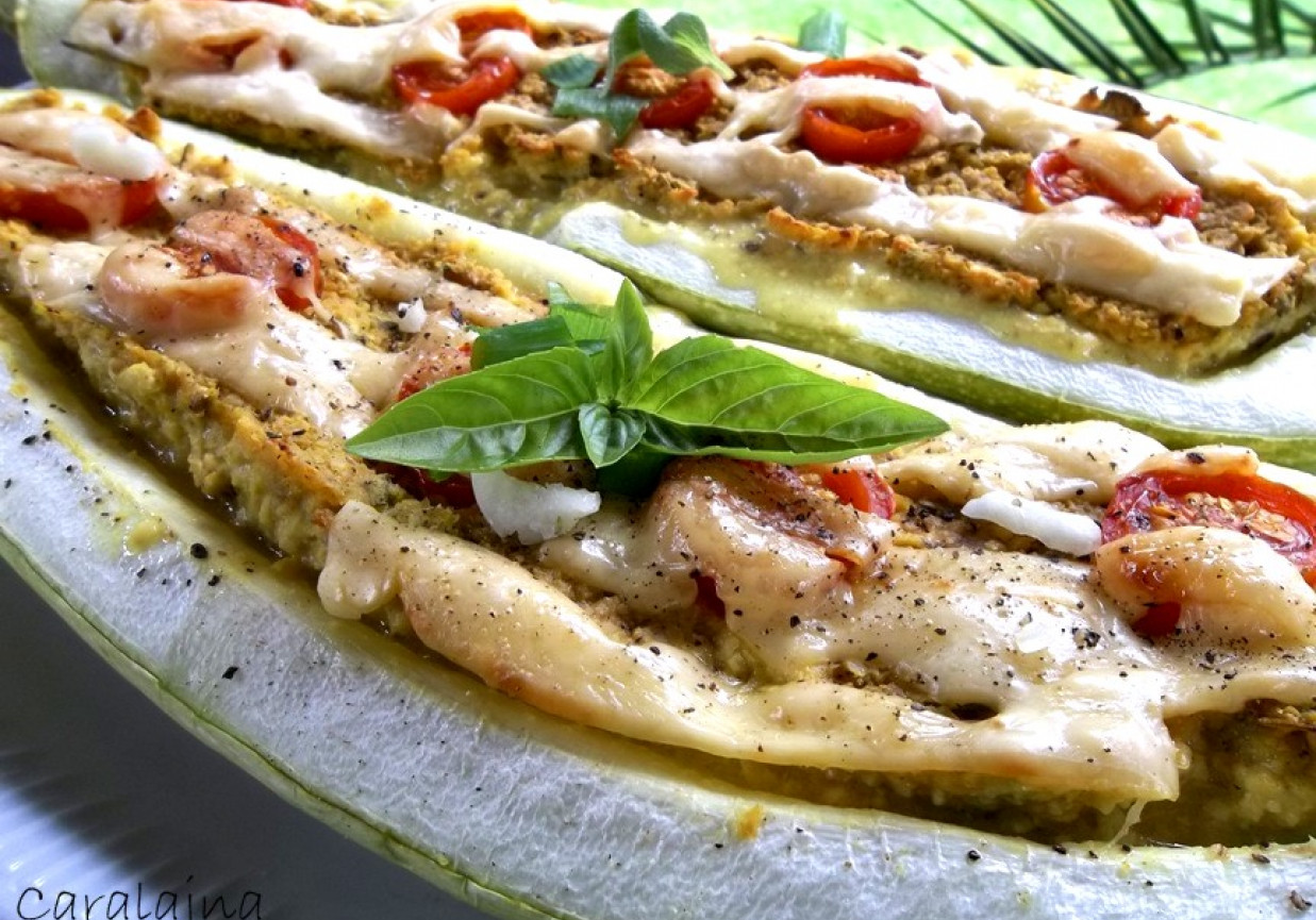 pieczona cukinia nadziewana soją foto
