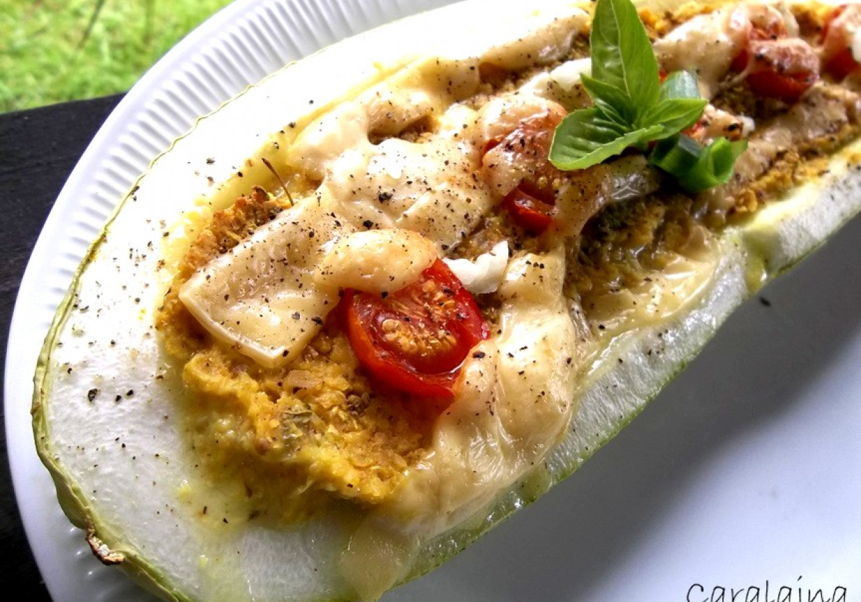 pieczona cukinia nadziewana soją foto