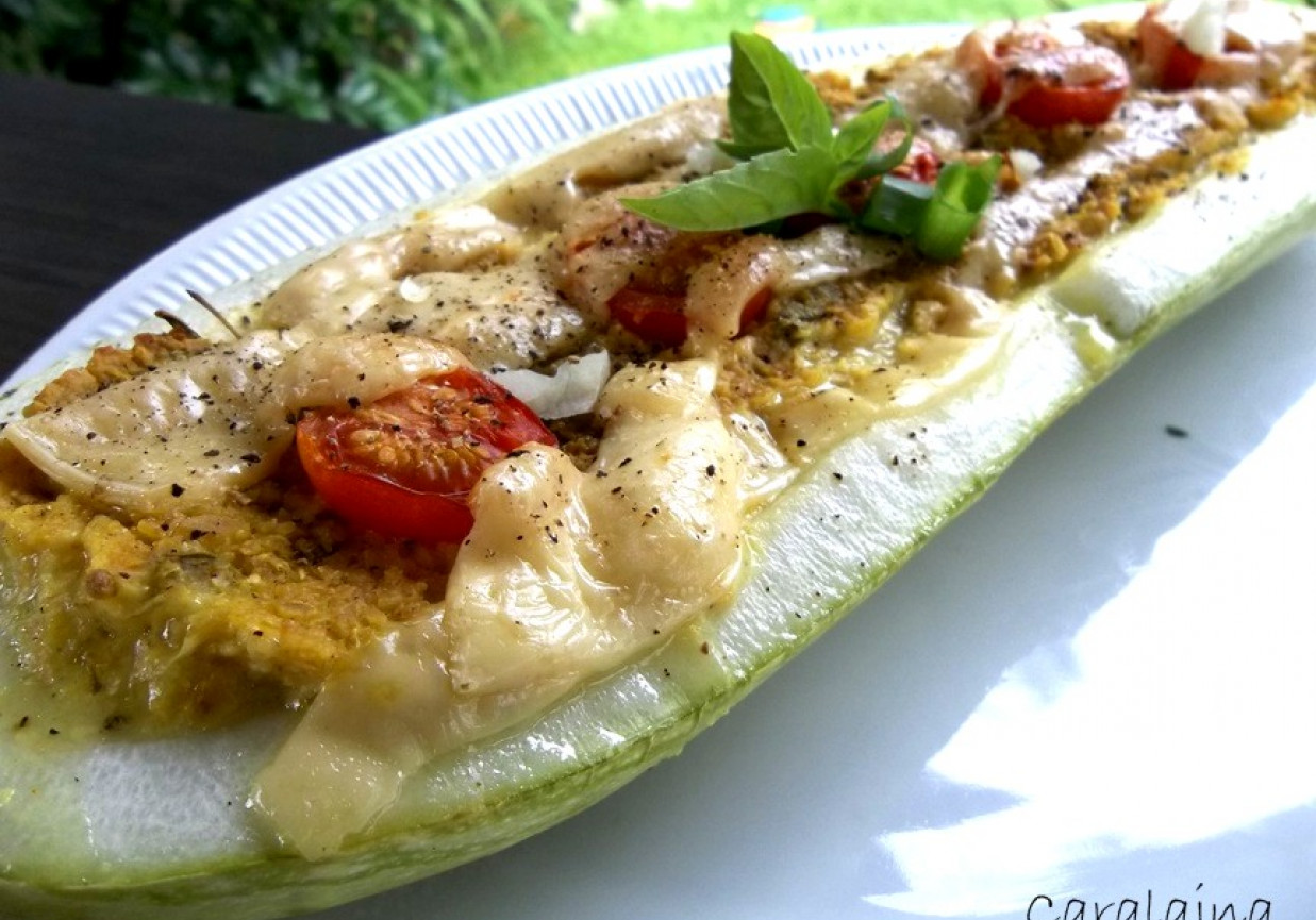 pieczona cukinia nadziewana soją foto