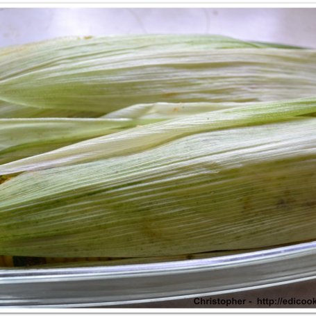 Krok 7 - Pieczona kukurydza z ziołowo orzechową posypką. foto