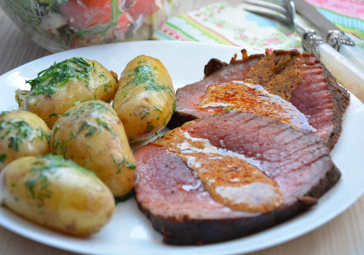 Pieczona ligawa wołowa foto