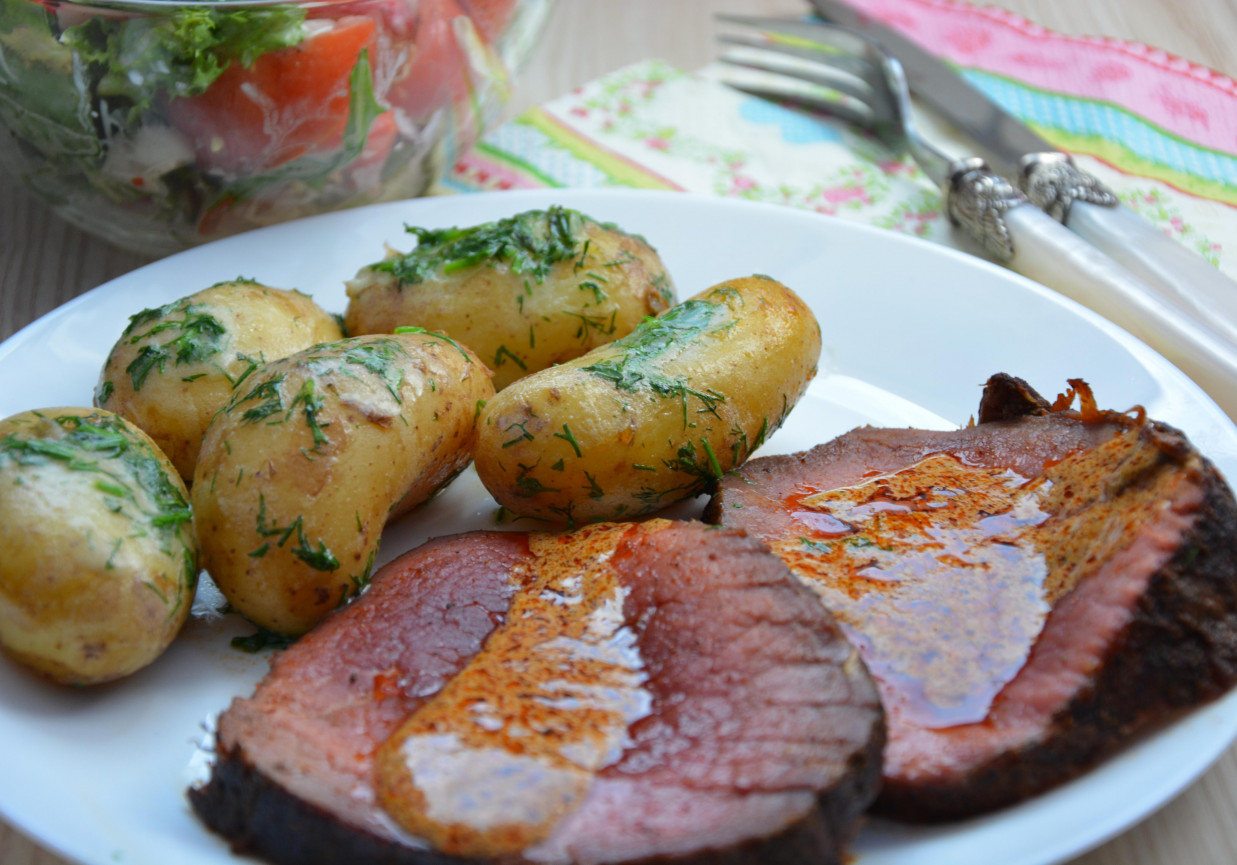 Pieczona ligawa wołowa foto