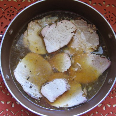 Krok 3 - Pieczona marynowana szynka z sosem foto