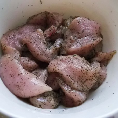Krok 1 - Pieczona pierś indyka z boczkiem wędzonym i suszonymi pomidorami foto