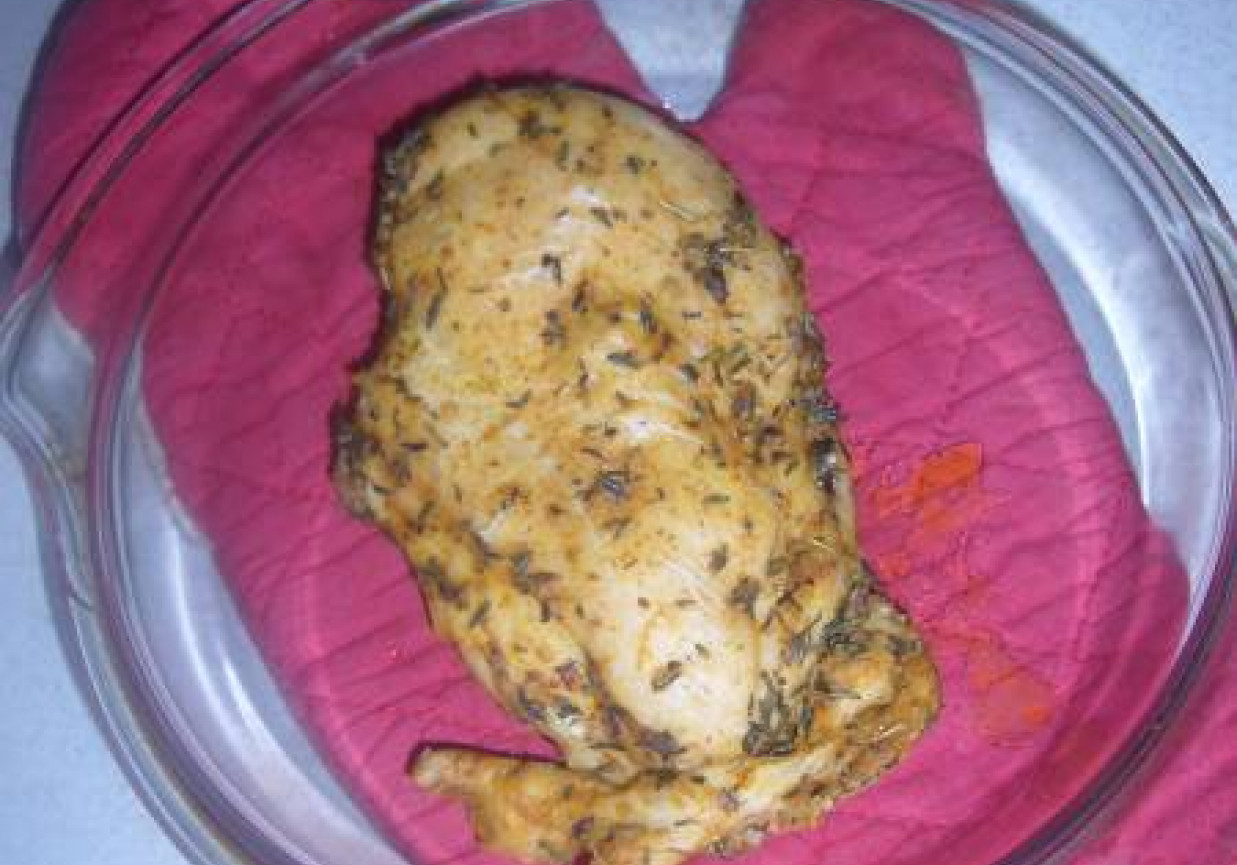 Pieczona pierś z kurczaka. foto