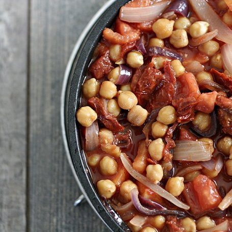 Krok 3 - Pieczone bakłażany z ciecierzycą i anchois foto