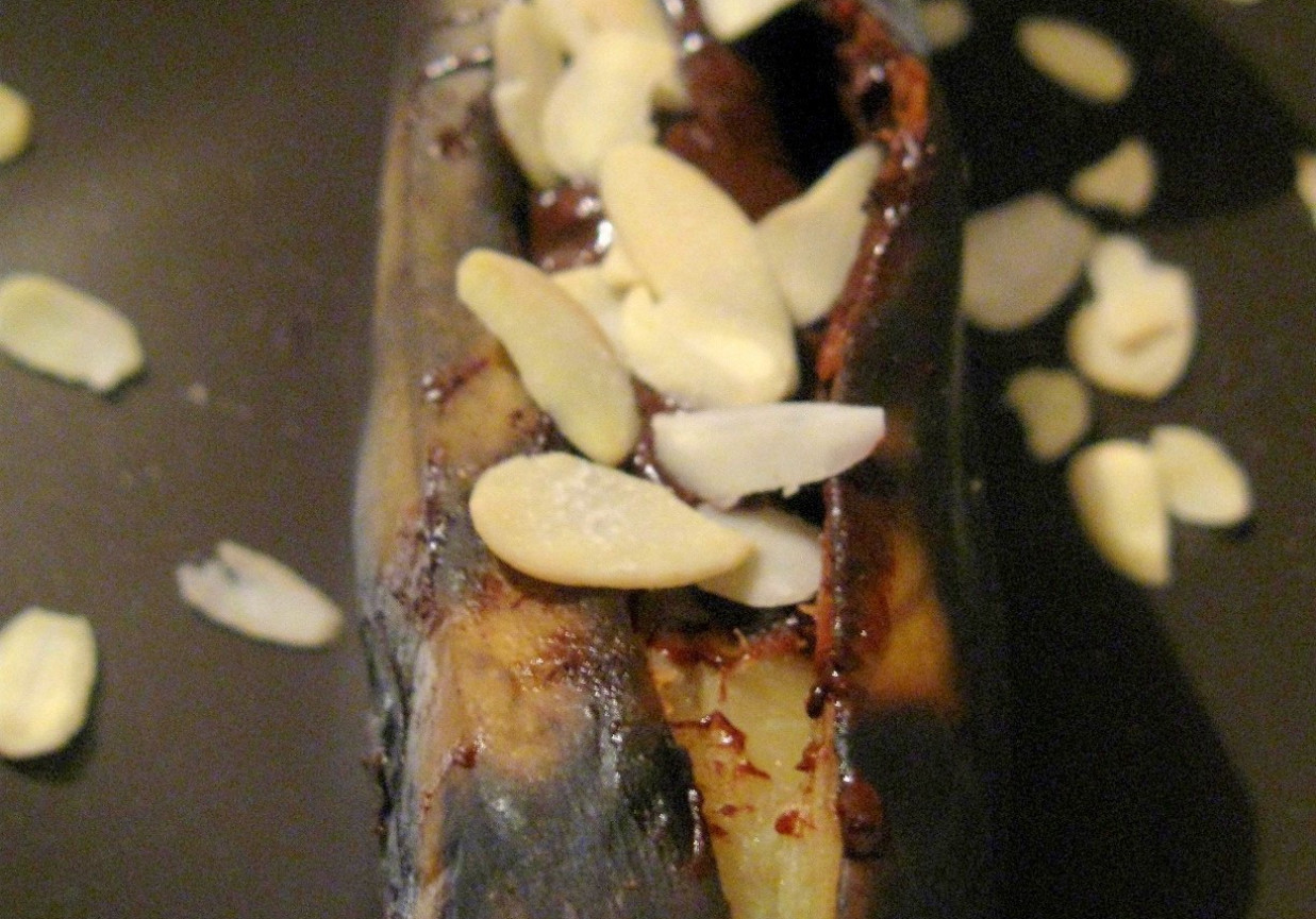 Pieczone banany z czekoladą foto
