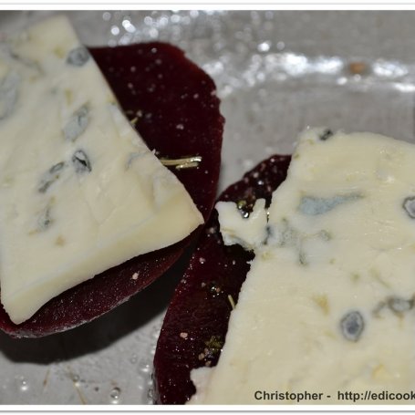 Krok 6 - Pieczone buraczki z serem. foto