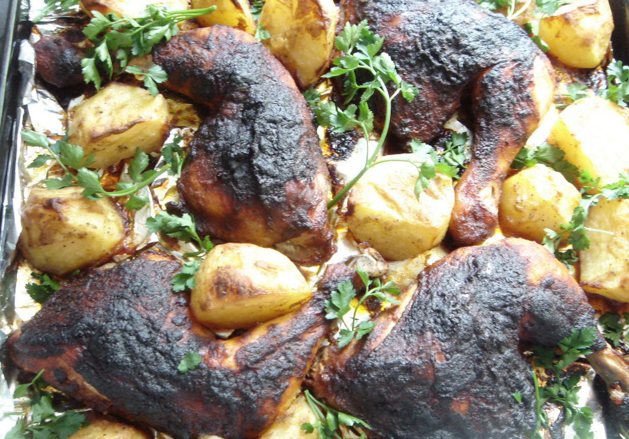 Pieczone ćwiartki kurczaka z musztardowymi ziemniaczkami foto