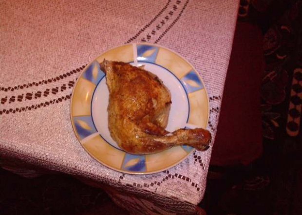 Fotografia przedstawiająca Pieczone ćwiartki z kurczaka