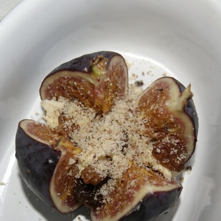 Krok 2 - Pieczone figi z miodem i orzechami foto