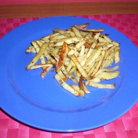 Krok 3 - Pieczone frytki. foto