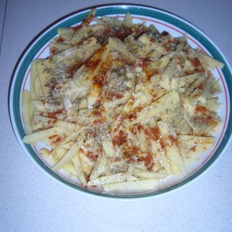 Krok 2 - Pieczone frytki. foto