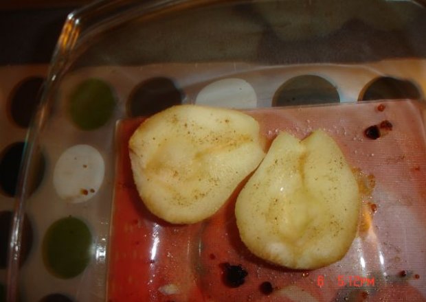 Fotografia przedstawiająca pieczone gruszki