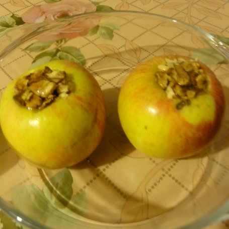 Krok 4 - Pieczone jabłka nadziewane orzechami foto