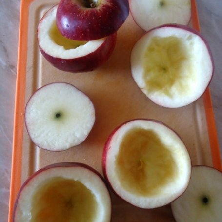 Krok 2 - Pieczone jabłka z bezą foto