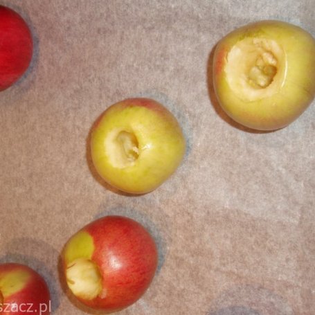 Krok 2 - Pieczone jabłka z cynamonem, rodzynkami i borówką foto