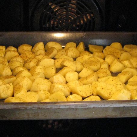 Krok 4 - Pieczone kartofelki foto