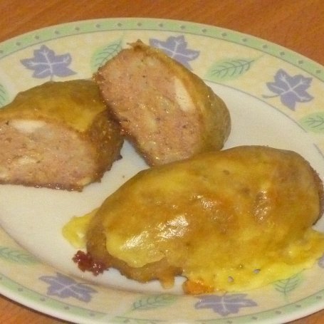 Krok 6 - Pieczone mielone z pęczakiem i piersią z kurczaka otulone serem żółtym foto