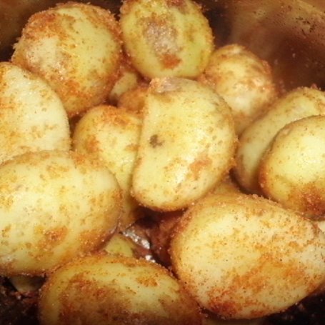 Krok 1 - Pieczone młode ziemniaki z dipem czosnkowo-szczypiorkowym foto