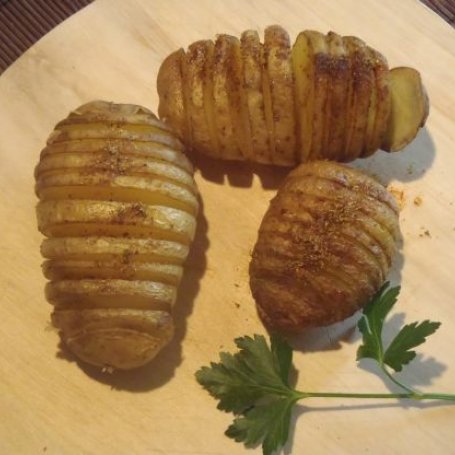 Krok 3 - Pieczone nacinane ziemniaki foto